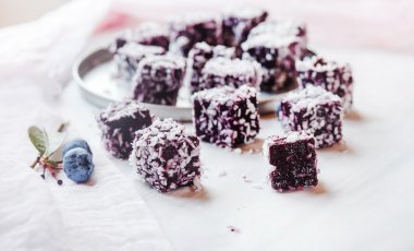 ev yapımı berry jelatin tatlı