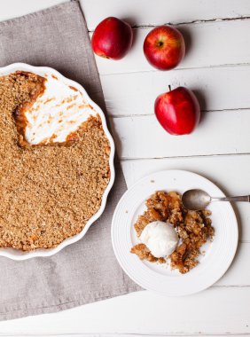 Elmalı dondurma ve dondurma.