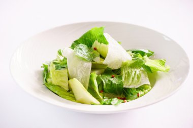 Sebzeli yeşil salata