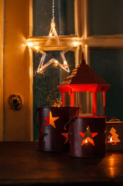 Рождественские светящиеся фонари со звездой — стоковое фото