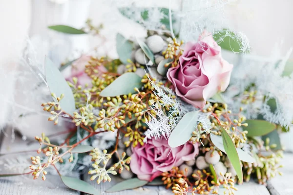 Romantic bouquet with pink roses — Stock Photo, Image