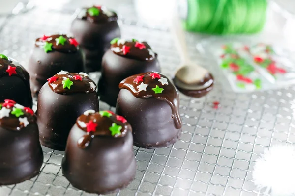 Dessert au chocolat de Noël avec étoiles — Photo