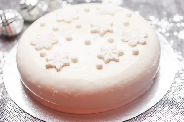 White Christmas cake — Stock Photo, Image