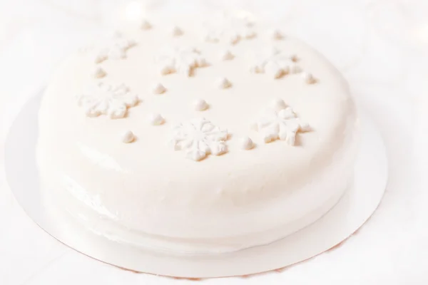 White Christmas cake — Stockfoto