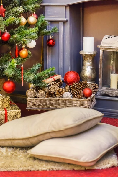 Albero di Natale con regali — Foto Stock