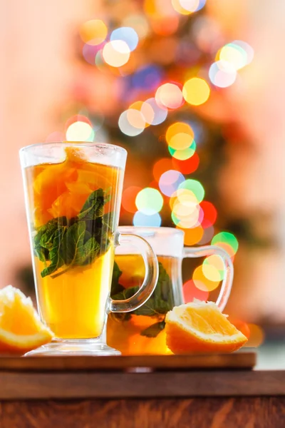 Оранжевый чай с мятой — стоковое фото