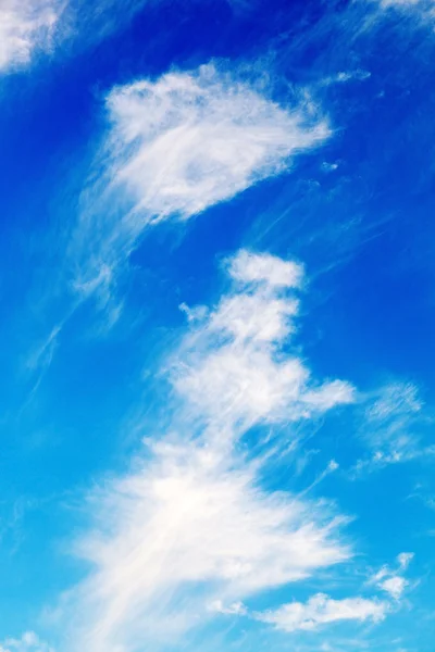 Bel cielo blu con nuvole — Foto Stock