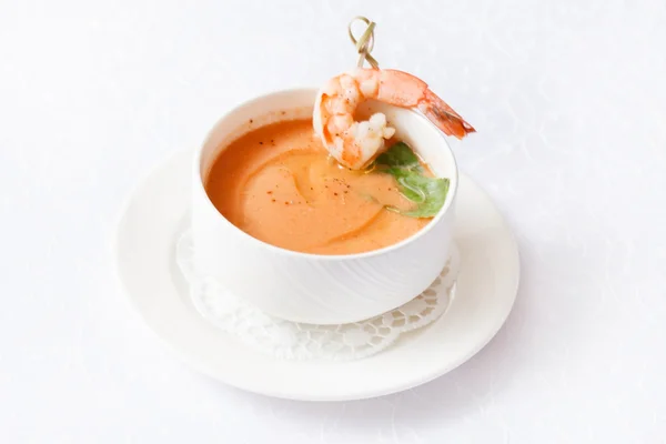 Bowl of tomato soup with shrimp — Stock Photo, Image