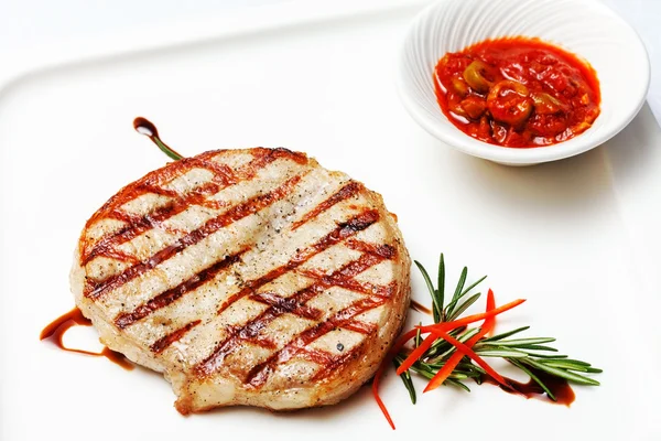 Steak daging dengan saus — Stok Foto