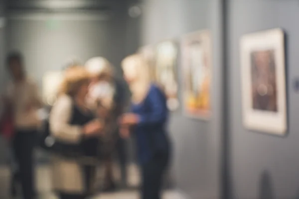 Gente en la galería de arte —  Fotos de Stock