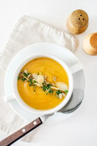 Pumpa grädde soppa med mandel — Stockfoto