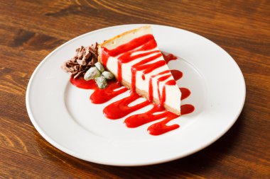 çilek soslu Cheesecake
