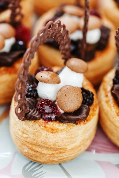 Kuchen mit süßen Pilzen — Stockfoto