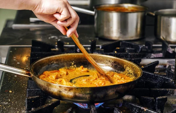 Steaming food in the frying pan — Stock Photo, Image