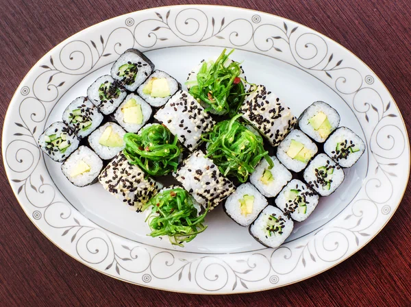 Vegiterian sushi rolki zestaw — Zdjęcie stockowe