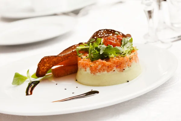 Salmon tartar with vegetables — Stock Photo, Image