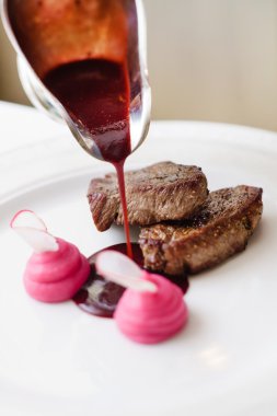 berry soslu ızgara biftek