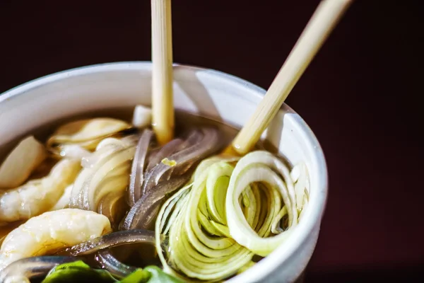 Sopa japonesa com camarões — Fotografia de Stock