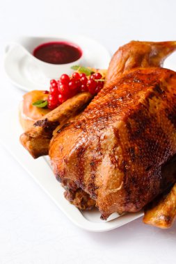 Elma kavrulmuş hindi