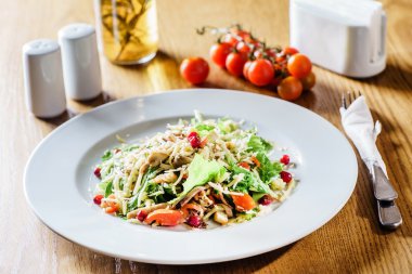 Tabakta lezzetli salata