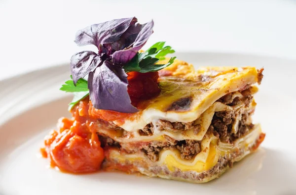 Gustose lasagne sul piatto — Foto Stock