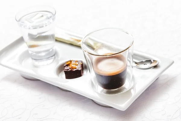 Espresso ve su bardak — Stok fotoğraf