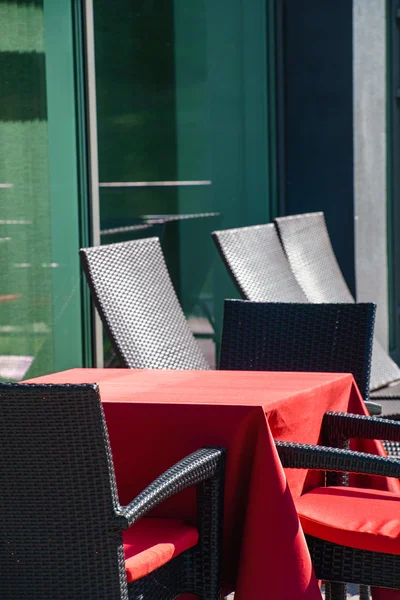 Outdoor cafe in autumn — Stock Photo, Image