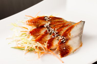 füme yılan balığı meze