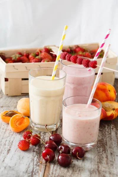 Tasty fruit smoothies — Stock Photo, Image