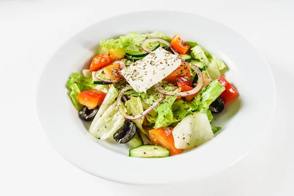Salată grecească cu brânză feta — Fotografie, imagine de stoc
