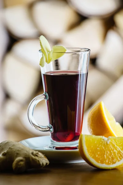 Vinter drink med citron och ingefära — Stockfoto