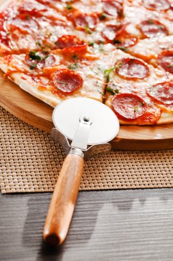 Lezzetli pizza Mozzarella peyniri ile