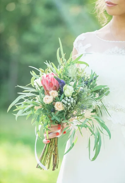 Bruid bedrijf bruids boeket — Stockfoto