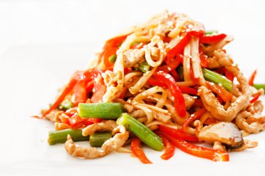 et ve sebzeli erişte.