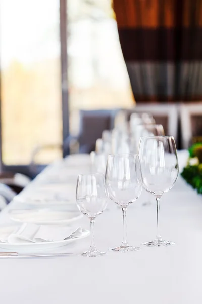 Tischdecken im Restaurant — Stockfoto