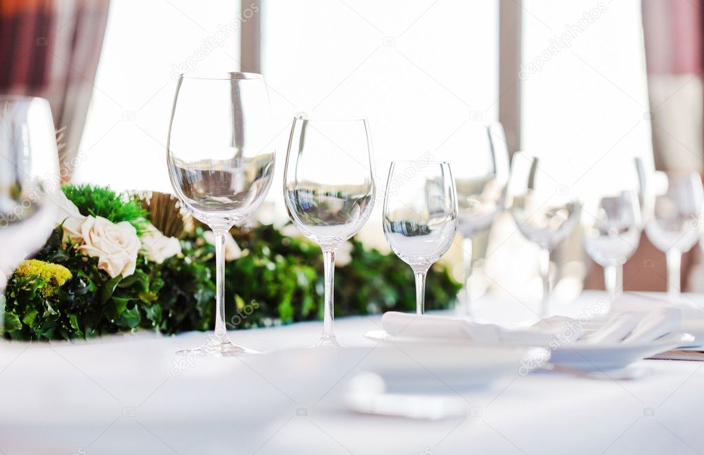 restaurant table setting
