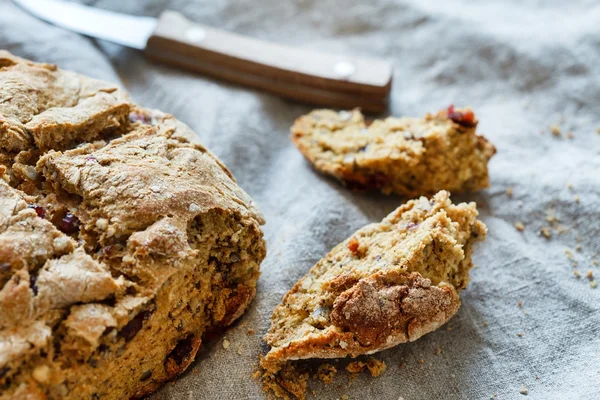 Hembakat fullkornsbröd — Stockfoto