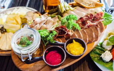 Konuklar için gıda catering