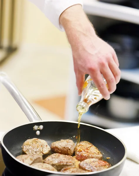 Mano de chef masculino — Foto de Stock