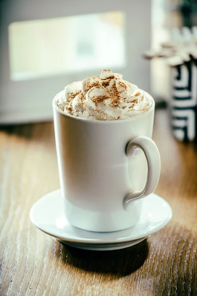 Hot chocolate with cream — Stock Photo, Image