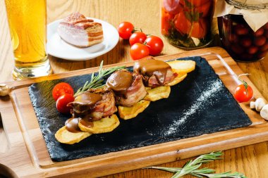 patates ile kavrulmuş et