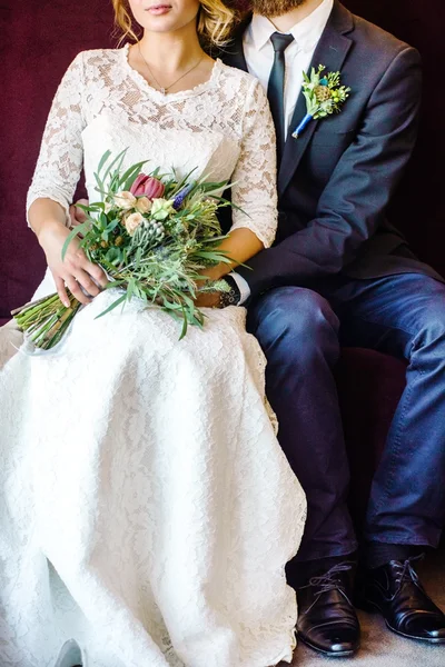 Par på bröllopsdagen — Stockfoto