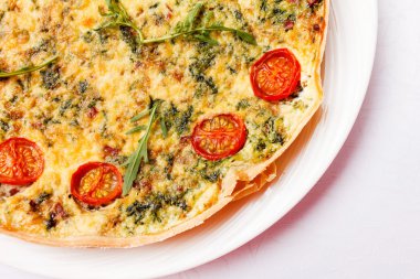 Plaka üzerinde Fransız kiş