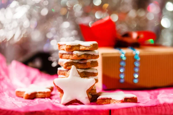 Biscotti di Natale a forma di stelle — Foto Stock