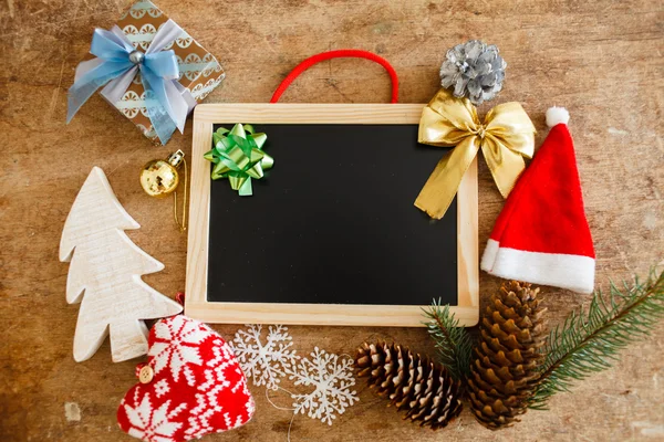 Dřevěný rám a Vánoční dekorace — Stock fotografie