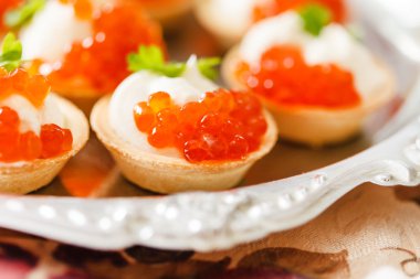 havyar ile leziz kanepeler