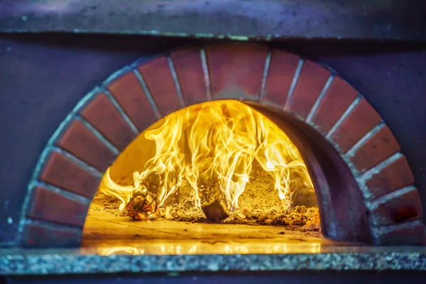 Oven batu pizza — Stok Foto