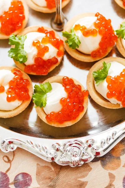 Deliciosos Canapés con caviar —  Fotos de Stock