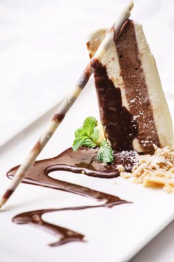 dondurma pasta plaka üzerinde