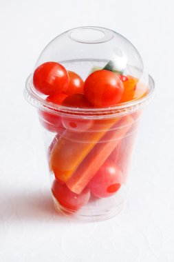 plastik kap sebze yemek